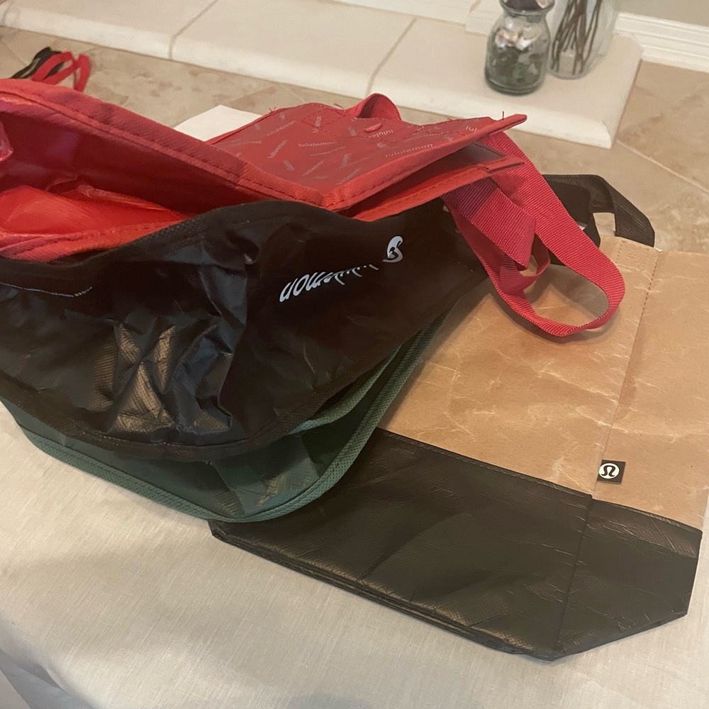 Four (4) Lululemon reusable bags - Picture 3 of 10